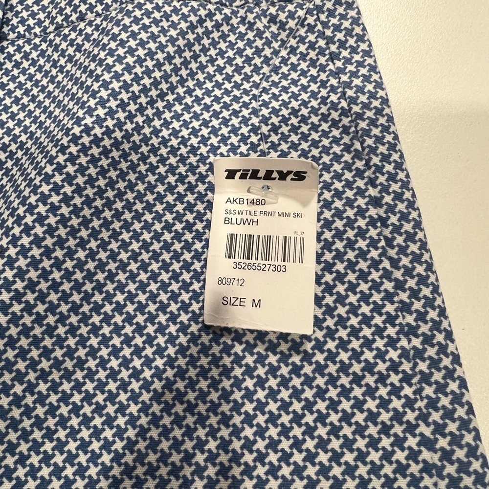 Tilly's Blue and White Houndstooth Skirt - Picture 3 of 4